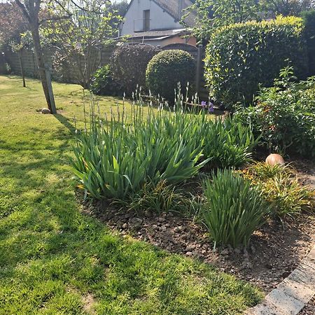 Bed and Breakfast Les Jarrieres Dame-Marie-les-Bois Exterior foto