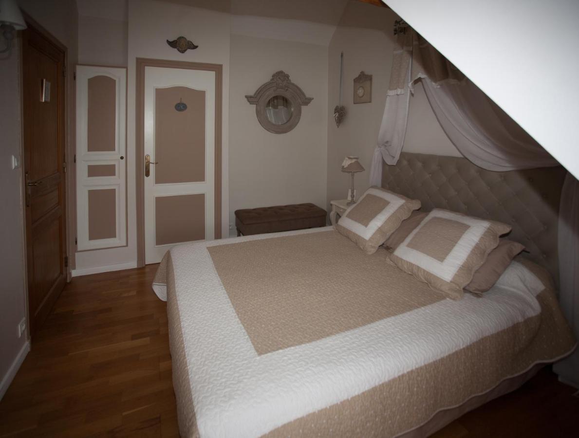 Bed and Breakfast Les Jarrieres Dame-Marie-les-Bois Exterior foto