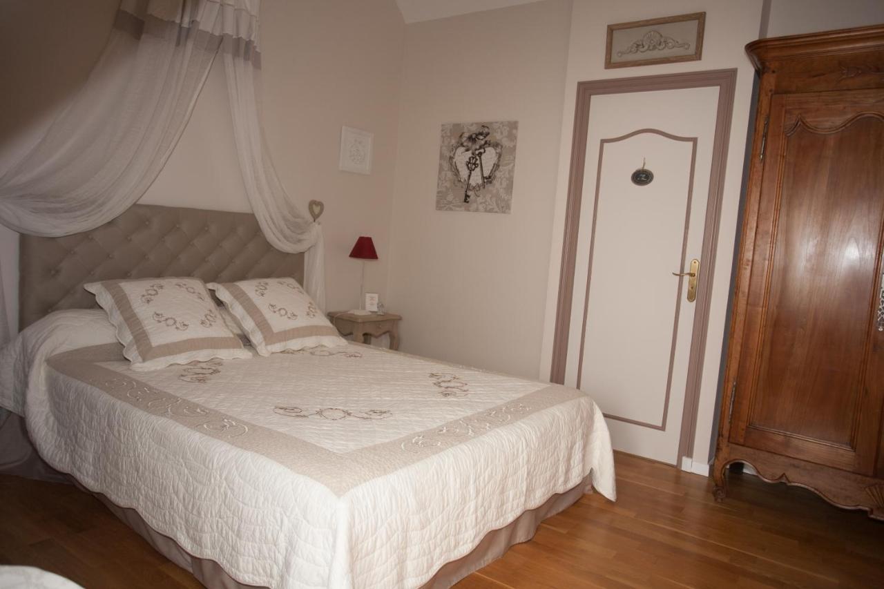Bed and Breakfast Les Jarrieres Dame-Marie-les-Bois Exterior foto