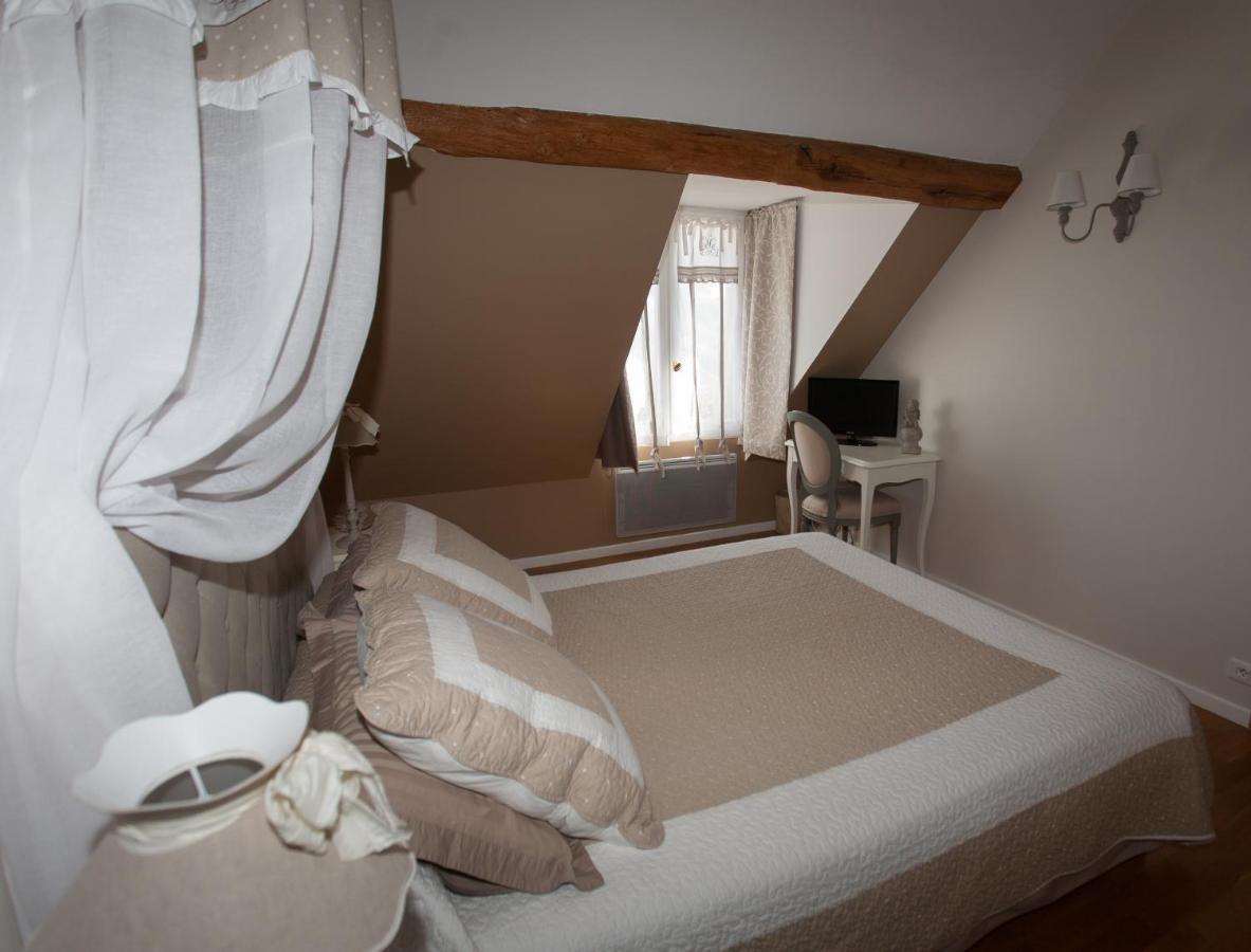 Bed and Breakfast Les Jarrieres Dame-Marie-les-Bois Exterior foto